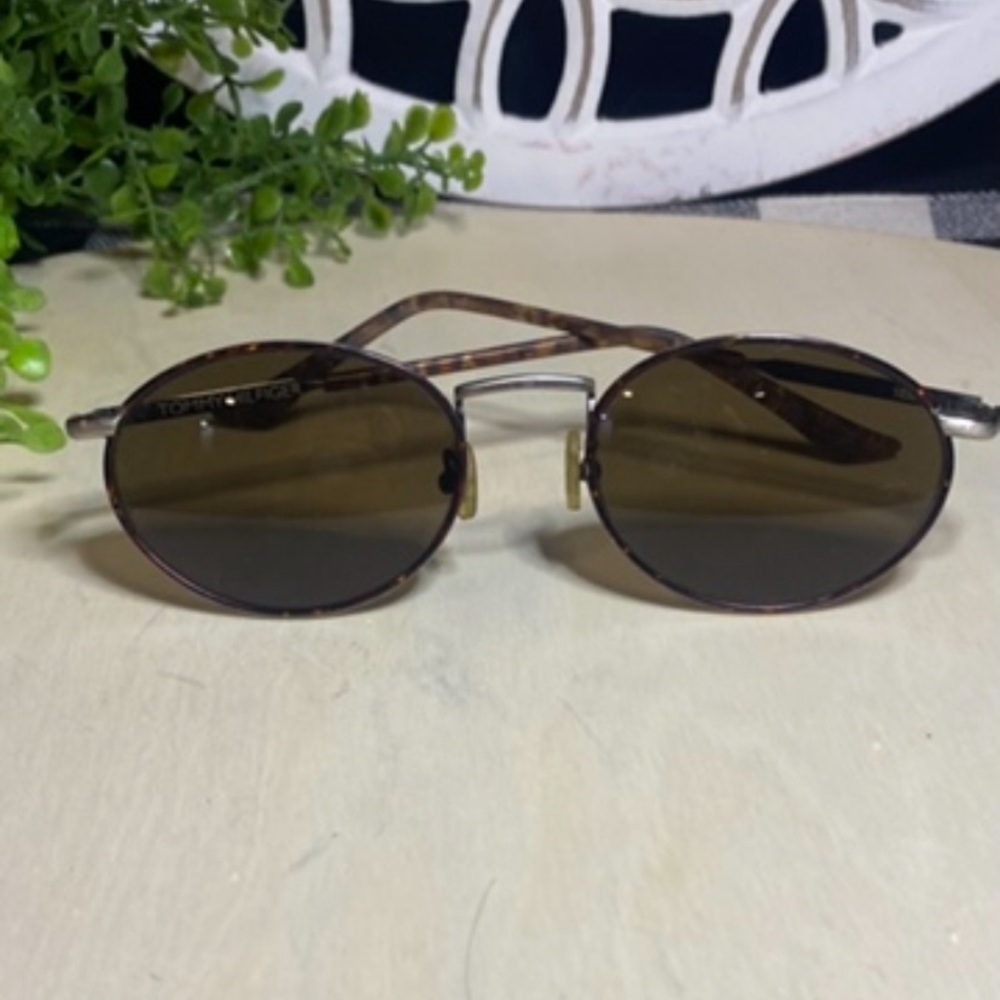 Vintage Tommy Hilfiger Brown Tortoise Sunglasses